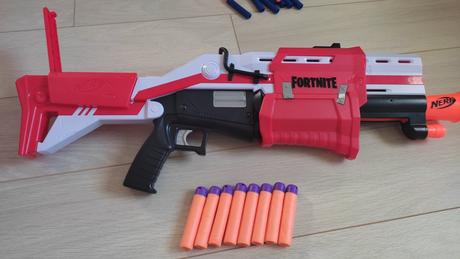 Nerf fortnite tactical-shotgun s postou, 