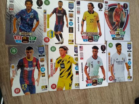 Predám futbalové karty, 