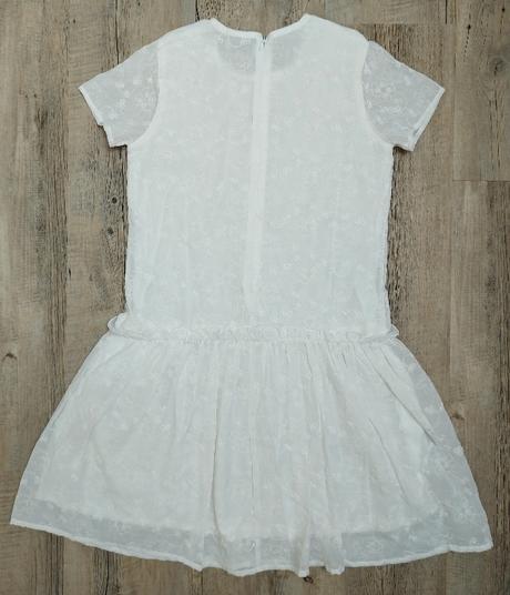 Biele vyšívané šaty, 164