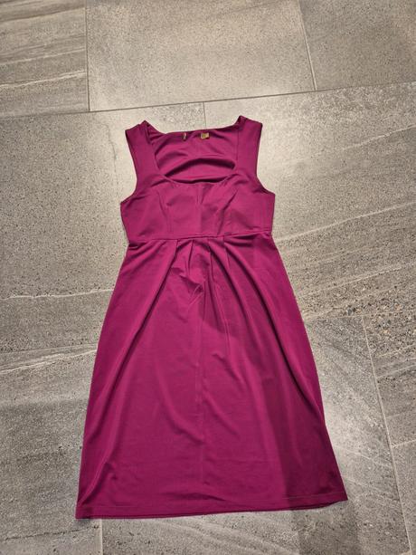 Športové elegantné šaty, s