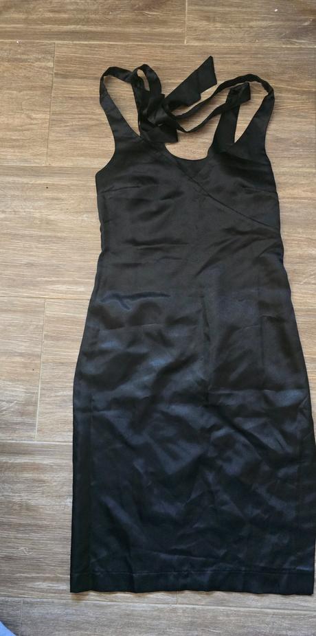 Jednoduché elegantné šaty č.40, 40