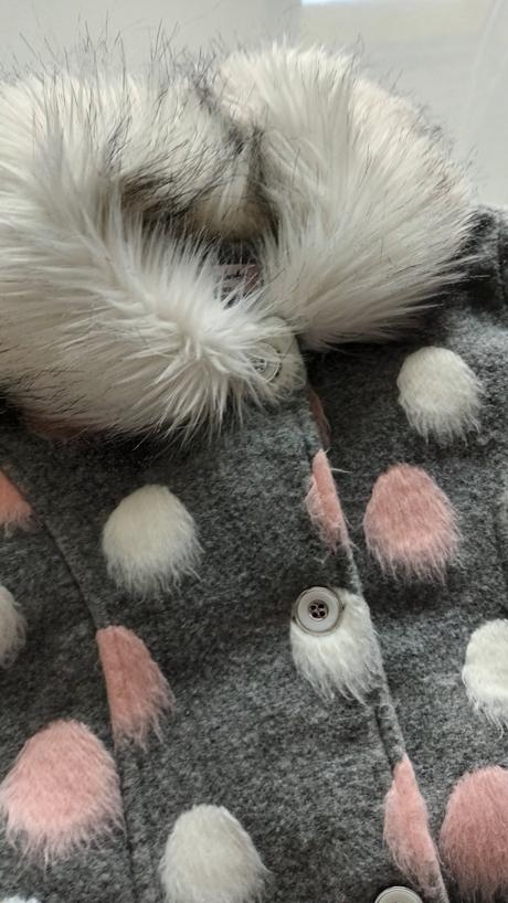 Nádherný luxusný kabátik s kožušinkou, 92