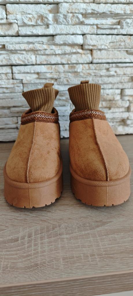 Semišové čižmy/ našuchovačky, štýl "ugg", sinsay,39