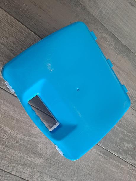 Plastový kufrík na hráčky grátis, 