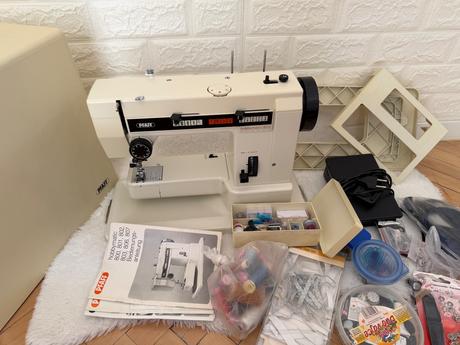 Pfaff hobbymatic 803nemecký kufríkový šijací stroj,