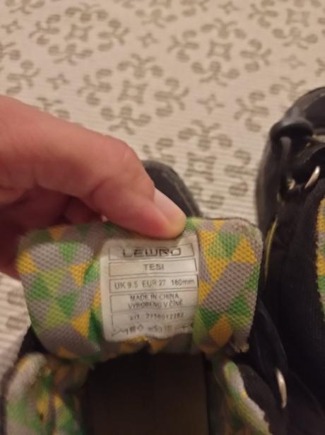 Turistické topanky, 27