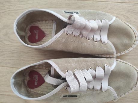 Raz vzaté love moschino, 38