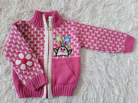 Svetrík na zapínanie, 74