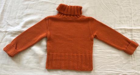 Rolákový sveter, 104