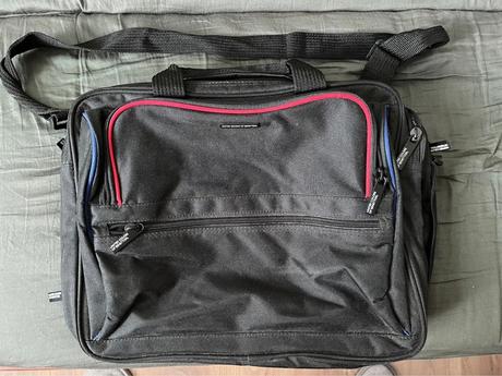 Laptop taska s roznymi priehradkami, 