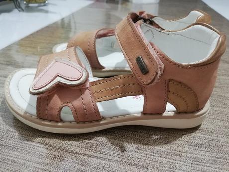 Sandalky, lasocki,26