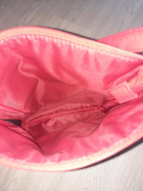 Červená crossbody kabelka, avon