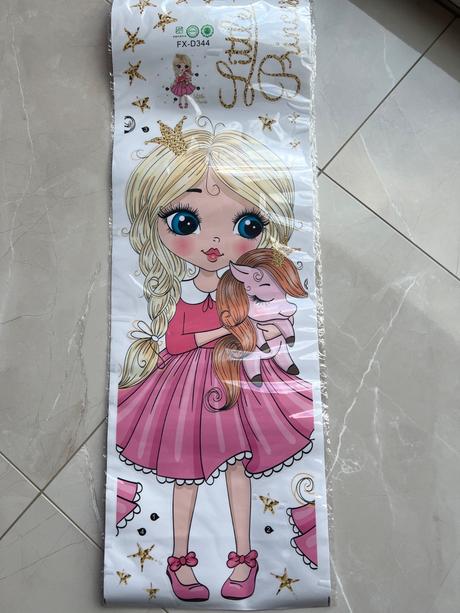 Krásne nálepky na stenu do dievčenskej izbičky, 