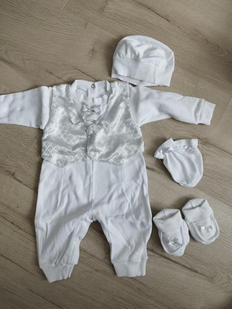 Oblek na krst, 56 / 62