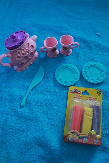 Play-doh disney princezny - čajový večierok,