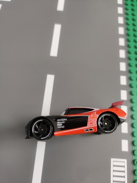 Cars séria mcqueen autá ,,28,,,