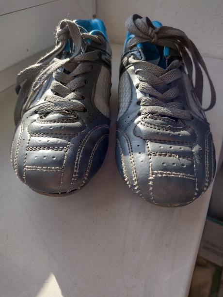 Futbalové kopačky, 32