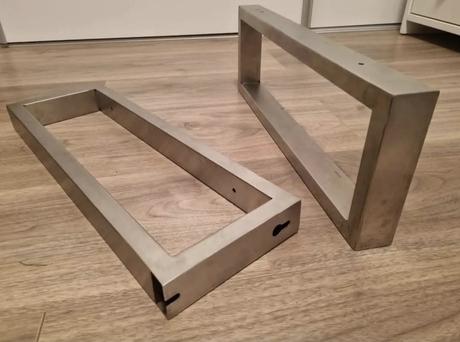 Doska pod umývadlo a konzoly, 