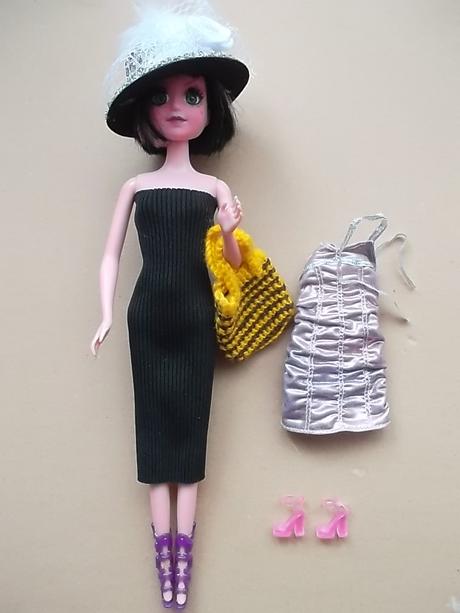 Bábika s klobúkom - darujem,