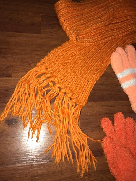 Oranžový šál a 2 páry rukavíc, xl
