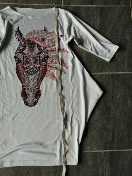 Biele pohodlné šaty bioga, s koňom, vm, m