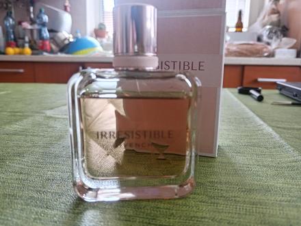 Givenchy irresistible, parfém, 