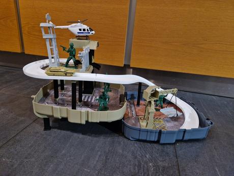 Vojenský skladací kufrík, 