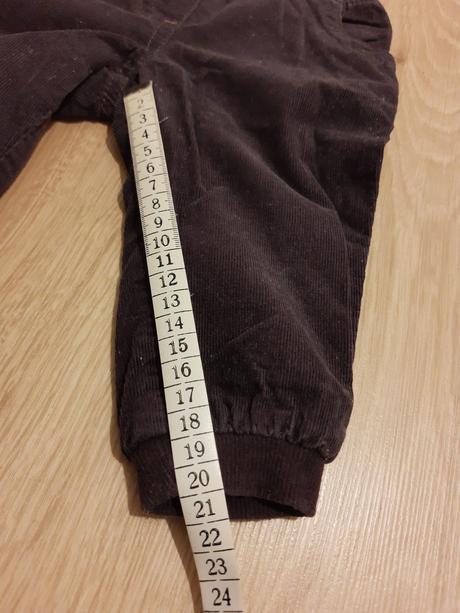 Podšité menčestráky, baby club,74