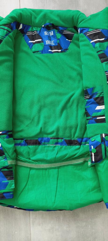 Bunda aj na lyžovanie, 152