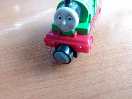 Tomas vláčiky perci, 