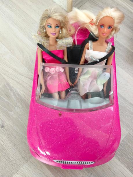 Barbie auto s bábikami, 