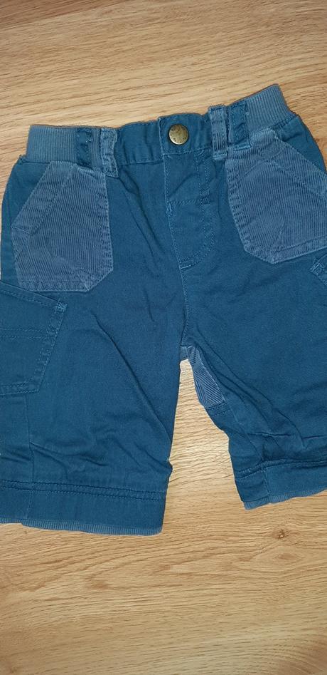 Tmavomodré nohavice, tu,62