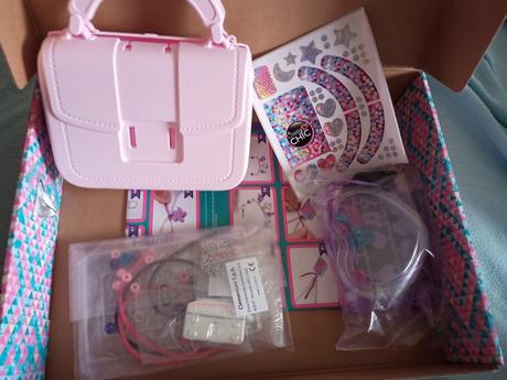 Crazy chic fashion & jewellery, 