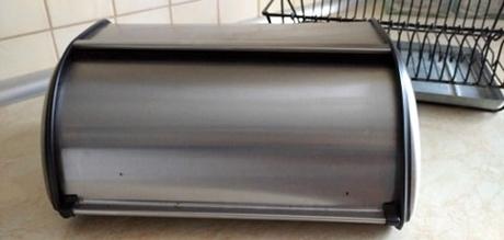 Chlebník a odkapávač,