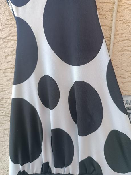 Spoločenské šaty, 42