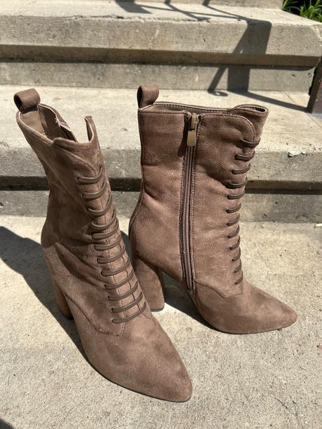 Členkové hnedé čižmy, 38