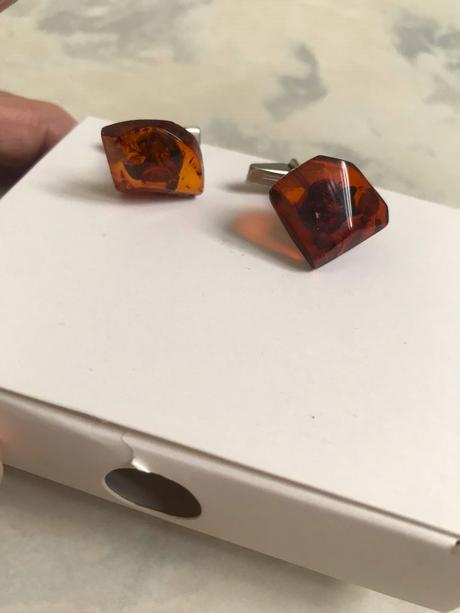 Jantárové manžetové gombíky,