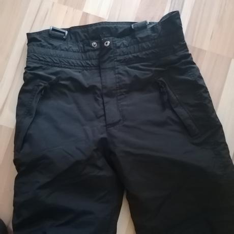 Čierne oteplovacky, 152