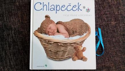 Kniha prvých spomienok - chlapeček,