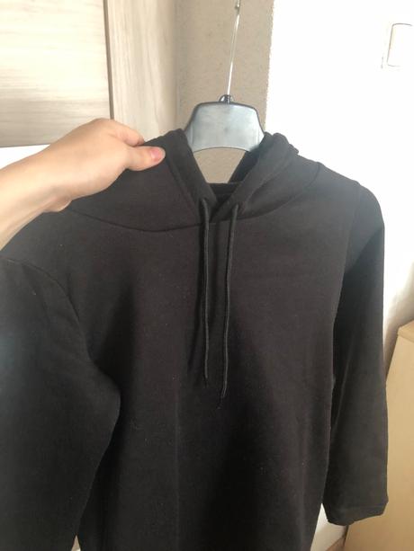 Čierna dlhá mikina, s