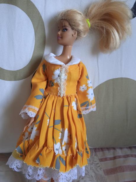 Šaty babika barbie,