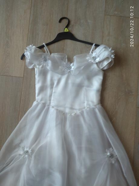 Dievčenské šaty na 1.sv.prijimanie, 134