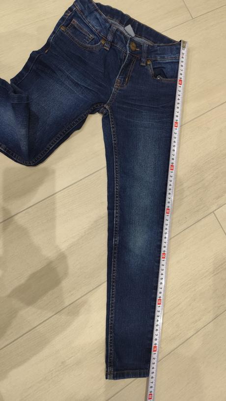 Predám dievčenské rifle, 128