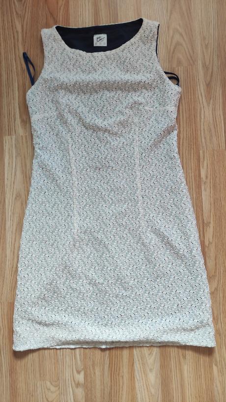 Dámske šaty s čipkou, m