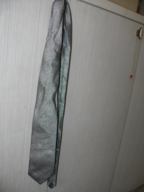 Pánska kravata strieborná, 