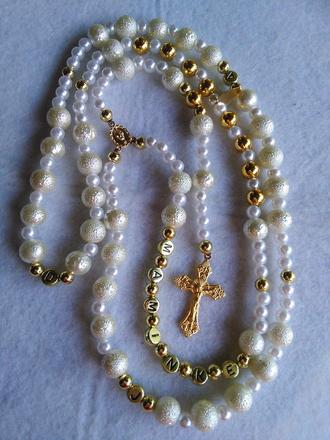 Ruženec s menom a dátumom, 