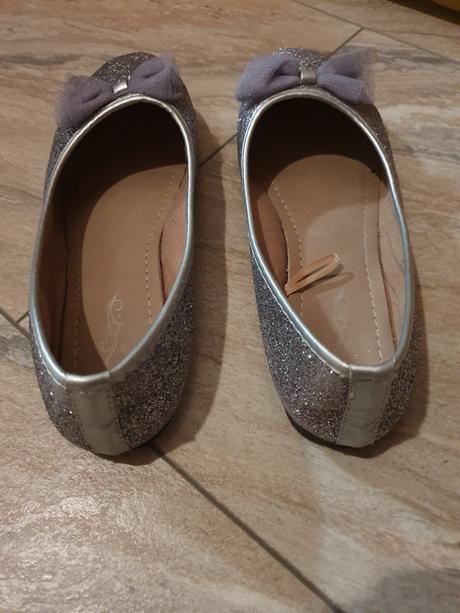 Strieborné balerínky, 36