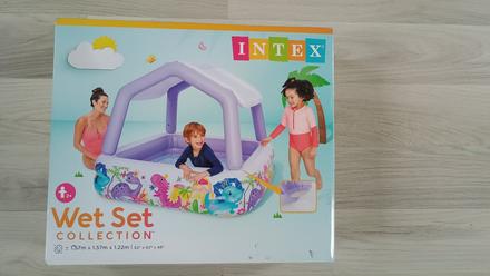 Bazén so strieškou,