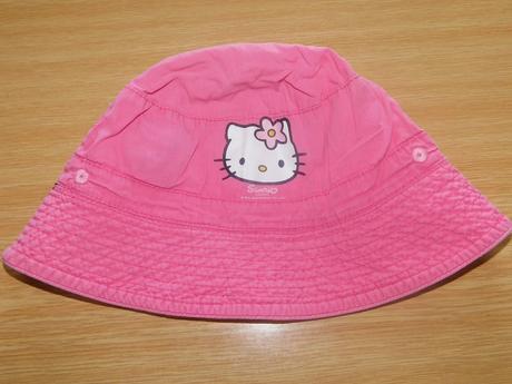 Obojstranný klobúčik , sanrio,86