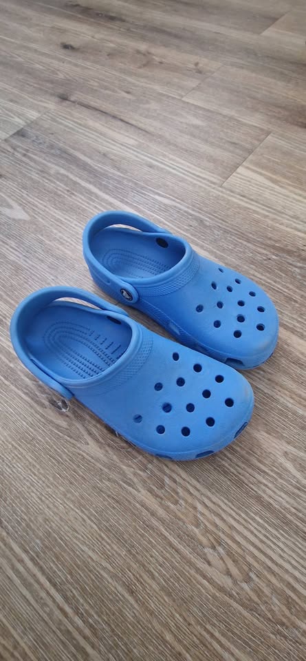 Crocs, crocs,35